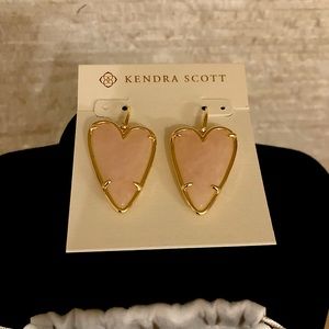 New Kendra Scott Earrings. No box, dust bag sold separately.